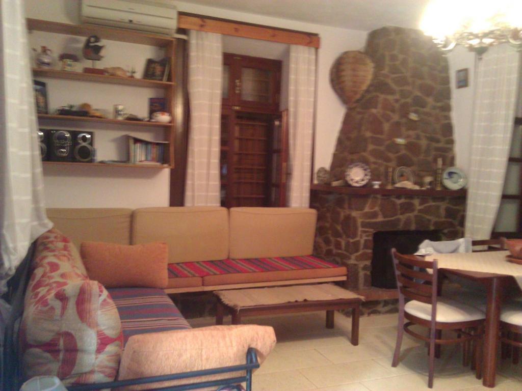Lela Kaptani Eftalou Olive Grove Mithimna Quarto foto